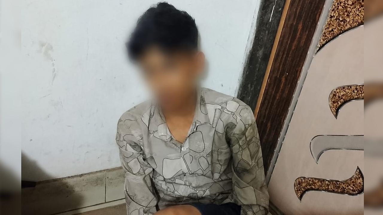 ট্রাফিক সার্জেন্টের তাৎক্ষণিক তৎপরতায় এক ছিনতাইকারী আটক