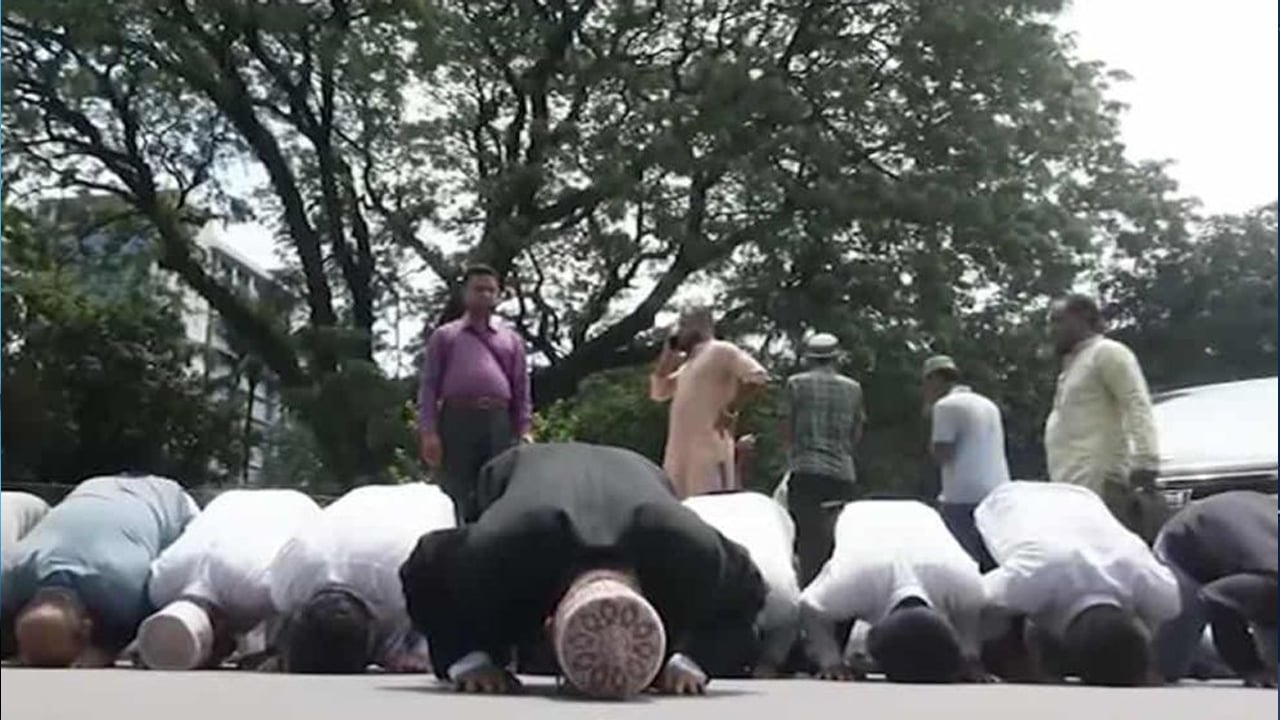 জামায়াত নেতাকর্মীদের শোকরানা নামাজ আদায়