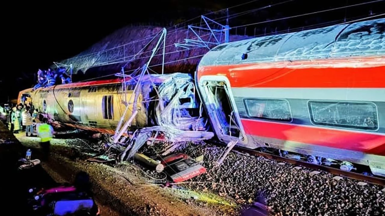 স্পেনে ভয়াবহ ট্রেন দুর্ঘটনায় নিহত অন্তত ২১