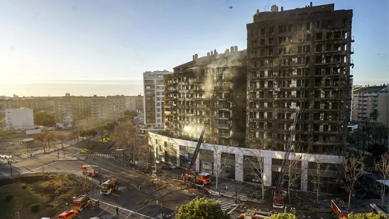 স্পেনে আবাসিক ভবনে অগ্নিকাণ্ড, নিহত ৫