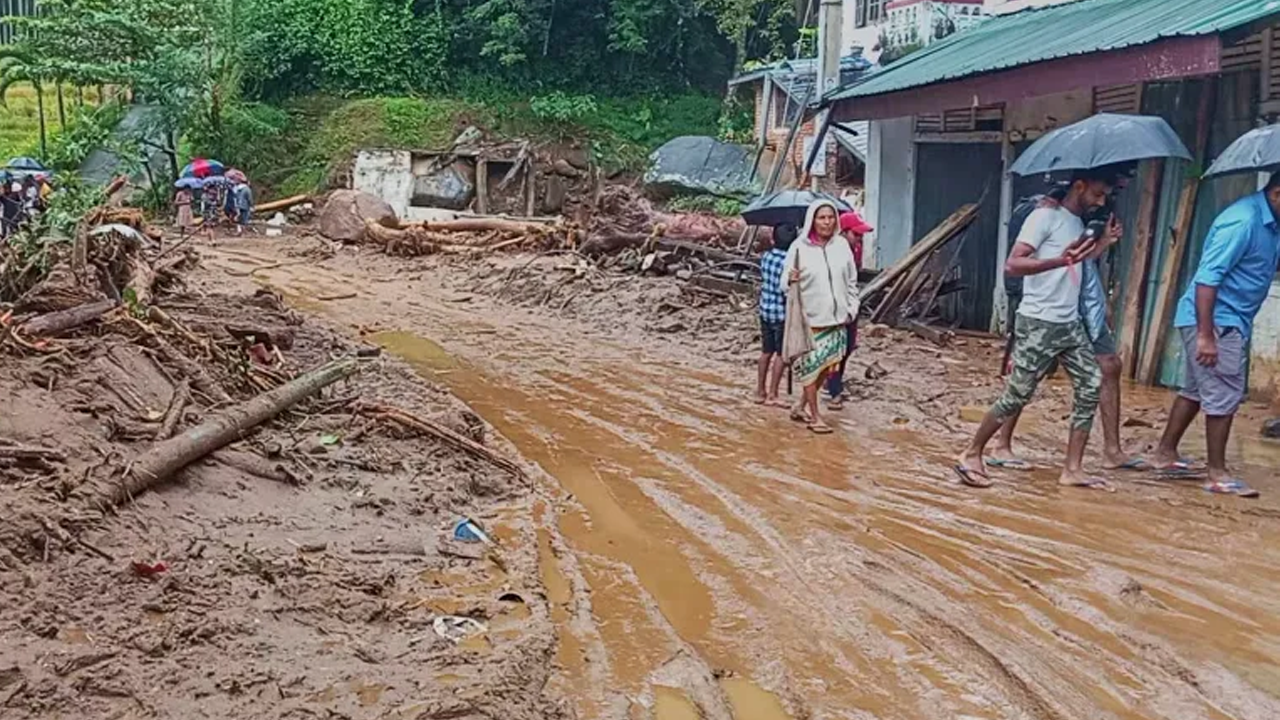 শ্রীলঙ্কায় বন্যা ও ভূমিধসে ৭ জনের মৃত্যু, স্কুল বন্ধ ঘোষণা