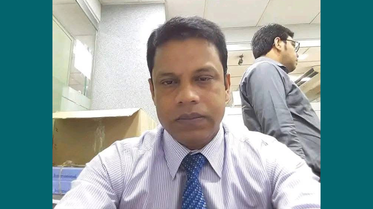 সড়কে ঝরল ব্যাংক কর্মকর্তাসহ ২ জনের প্রাণ