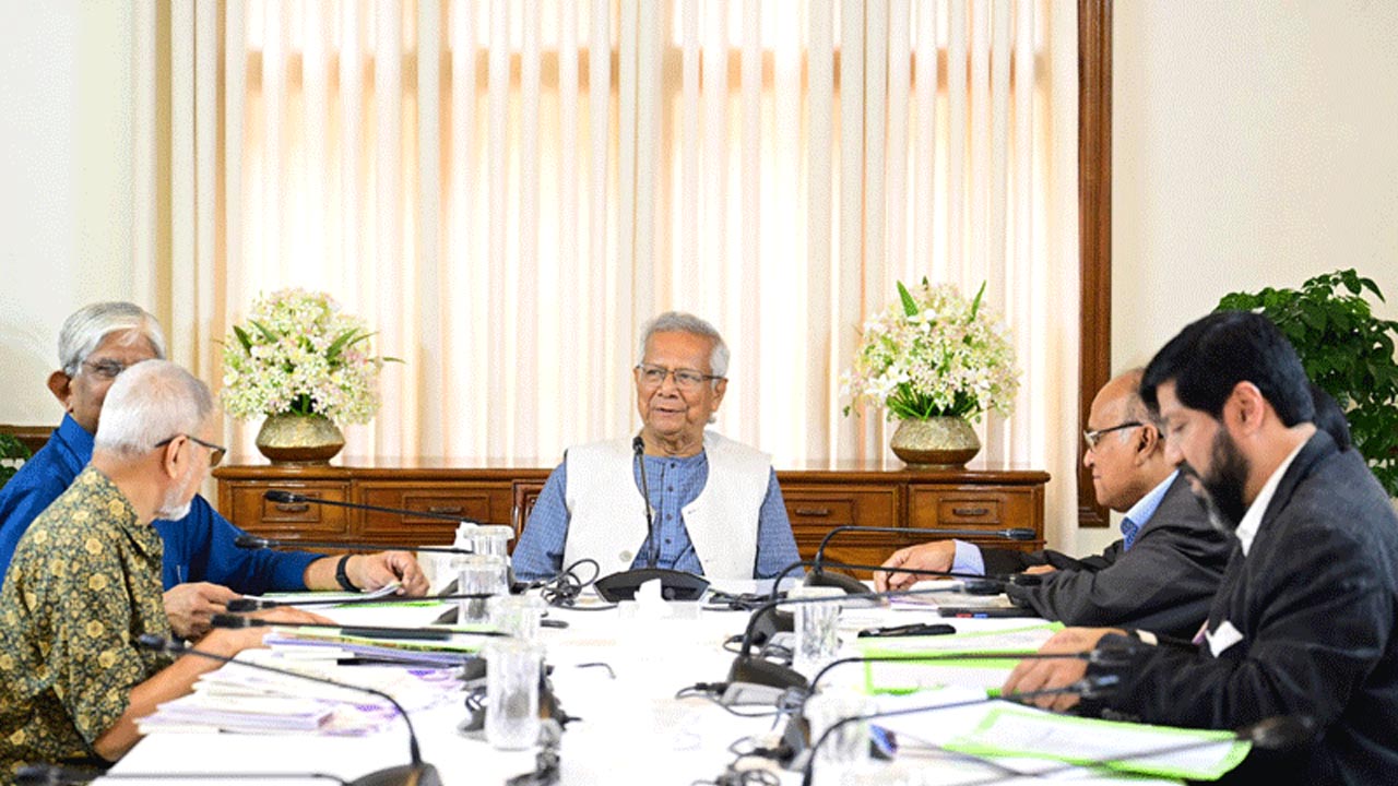 পুঁজিবাজার পরিস্থিতি উন্নয়নে প্রধান উপদেষ্টার ৫ নির্দেশনা