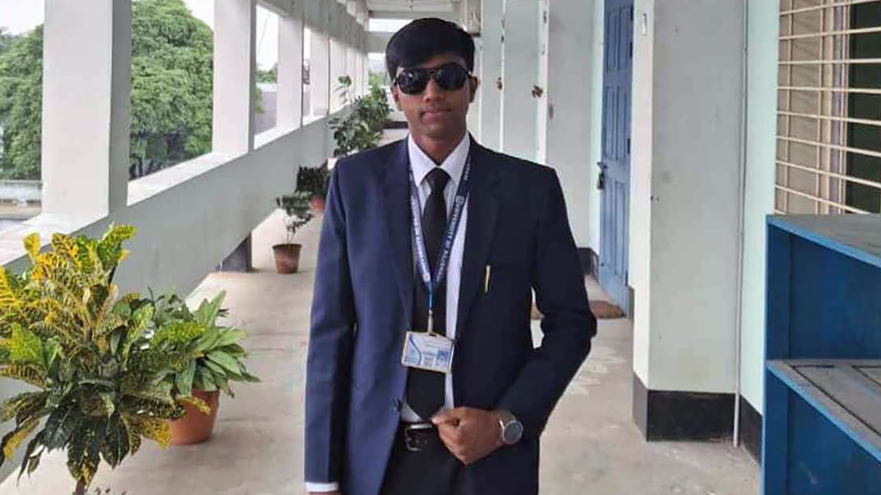 রাকসুতে শিবির থেকে জয়ী হিন্দু ধর্মাবলম্বী সুজন