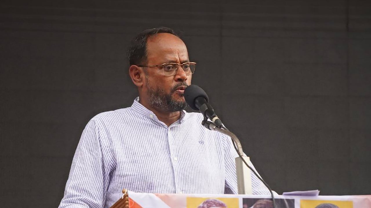 প্রাথমিক শিক্ষকের চাকরি লোভনীয় পেশায় পরিণত হবে