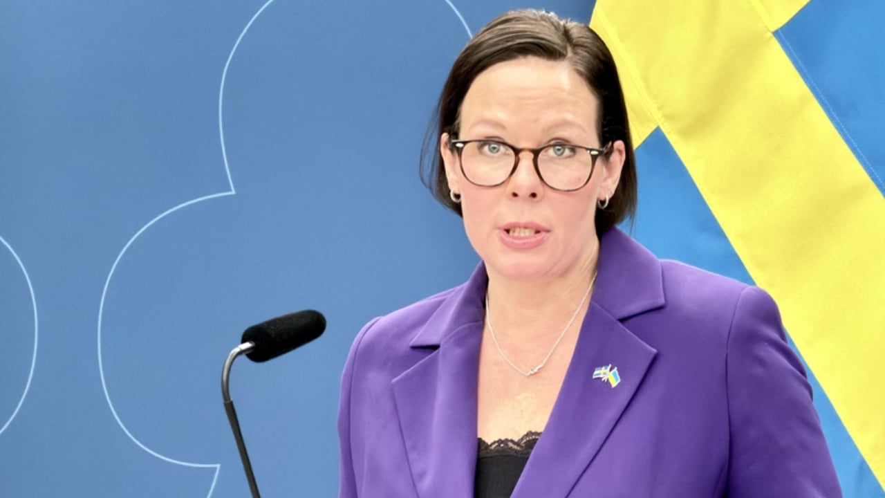 নিজ নাগরিকদের দ্রুত ইরান ছাড়ার পরামর্শ সুইডেনের