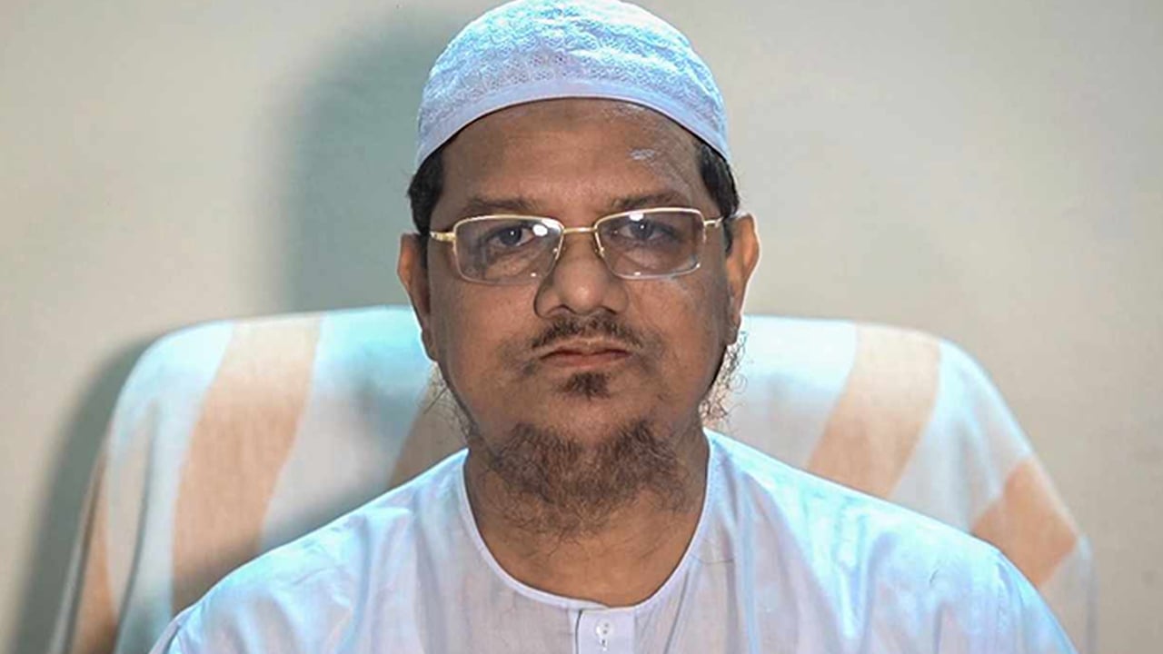 স্বৈরতান্ত্রিক বন্দোবস্তের স্থায়ী বিলোপে ঐক্যবদ্ধ থাকতে হবে: চরমোনাই পীর