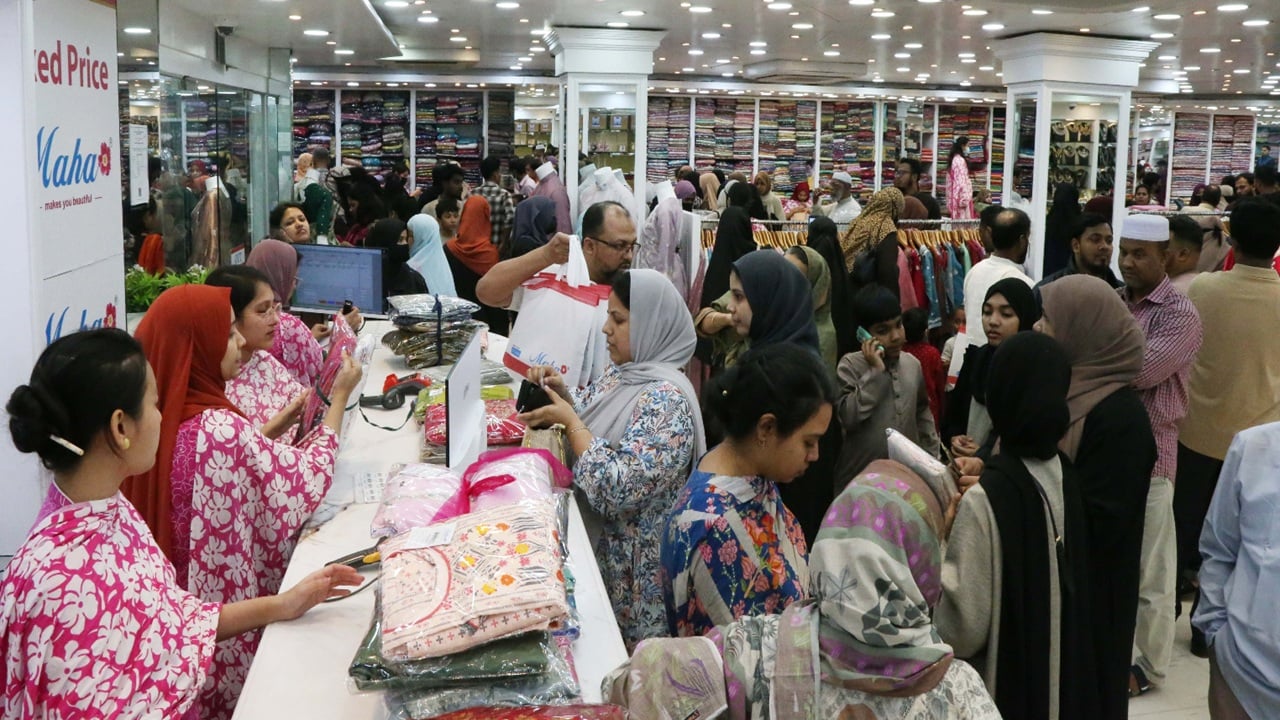 রেমিট্যান্সের টাকায় শেষ মুহূর্তে সিলেটে জমজমাট ঈদবাজার