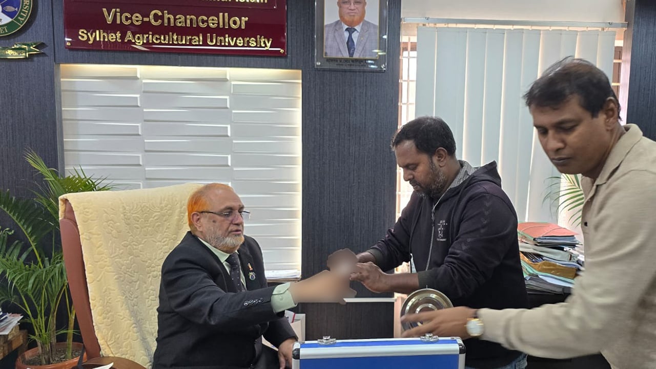 সিলেট কৃষি বিশ্ববিদ্যালয়ে শিক্ষকদের হাতাহাতি, ভিসি-প্রক্টরসহ আহত ৮