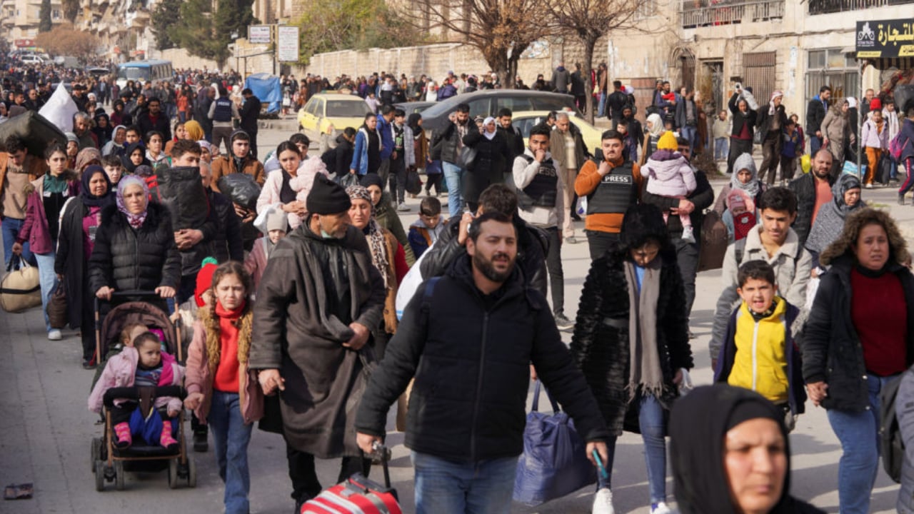 সিরিয়ায় সংঘর্ষের জেরে পালাচ্ছে হাজার হাজার মানুষ