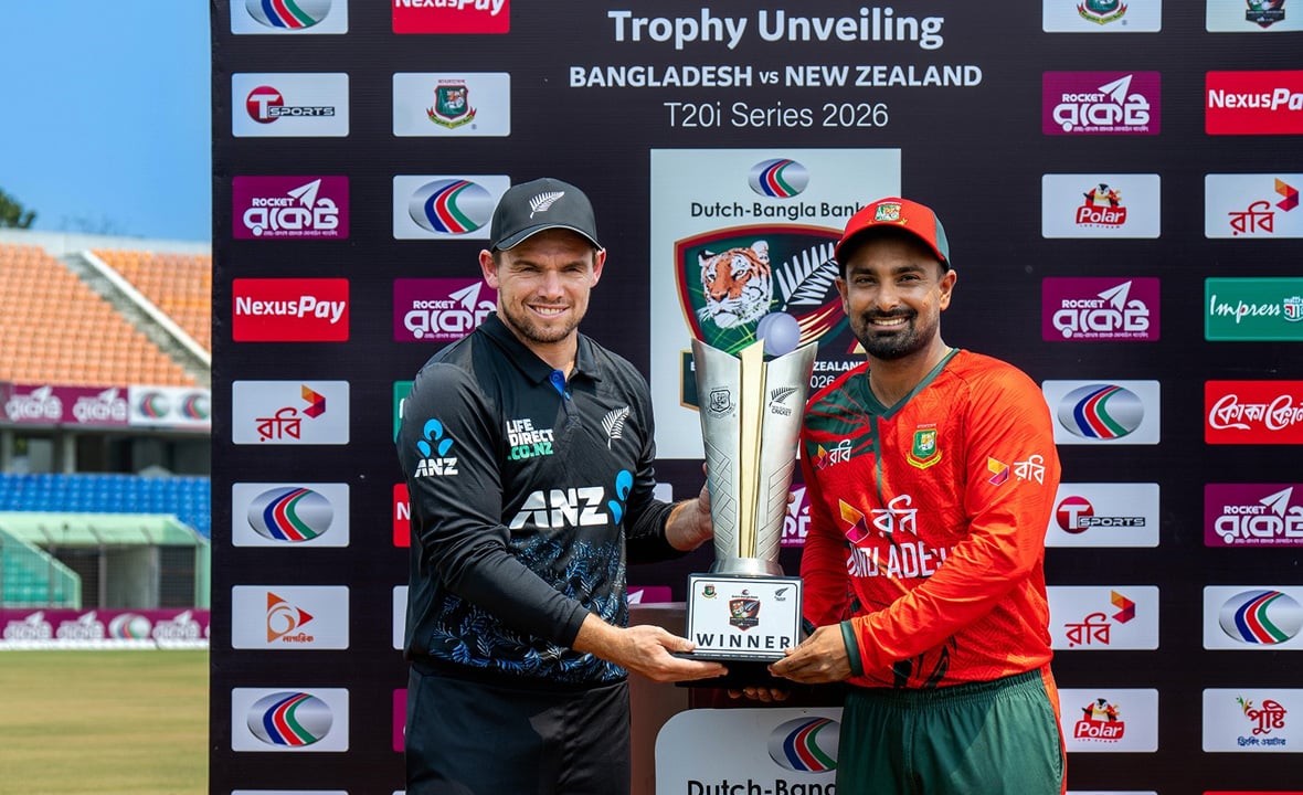 টস জিতে বোলিংয়ে বাংলাদেশ