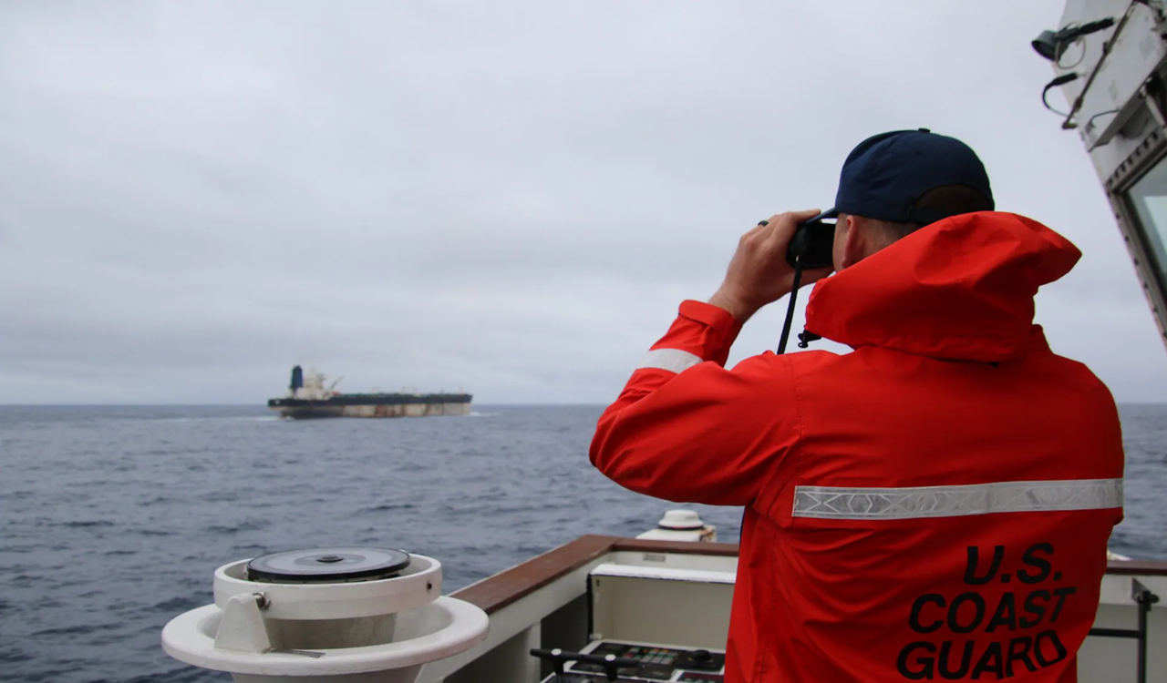 রুশ তেলবাহী ট্যাংকার জব্দে যুক্তরাষ্ট্রকে ব্রিটেনের সহায়তা