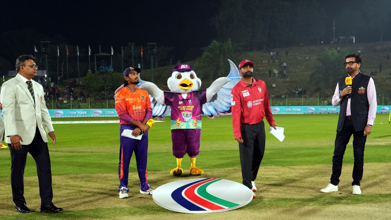 টসে হেরে ব্যাটিংয়ে রাজশাহী
