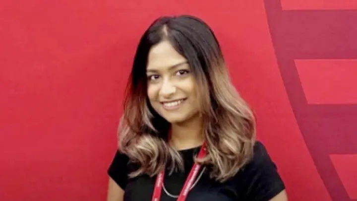 ছাত্রলীগের কেন্দ্রীয় নেত্রীর রাজনৈতিক পরিচয় গায়েব করে ‘আবেগী’ খবর মিডিয়ায়