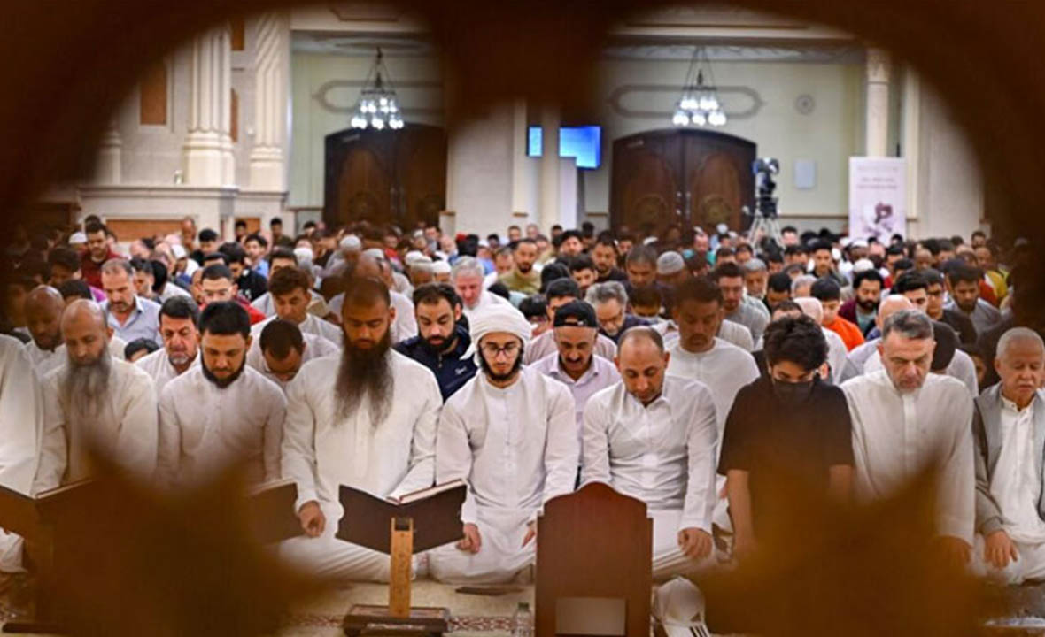 তারাবিতে একটু দাঁড়ান!