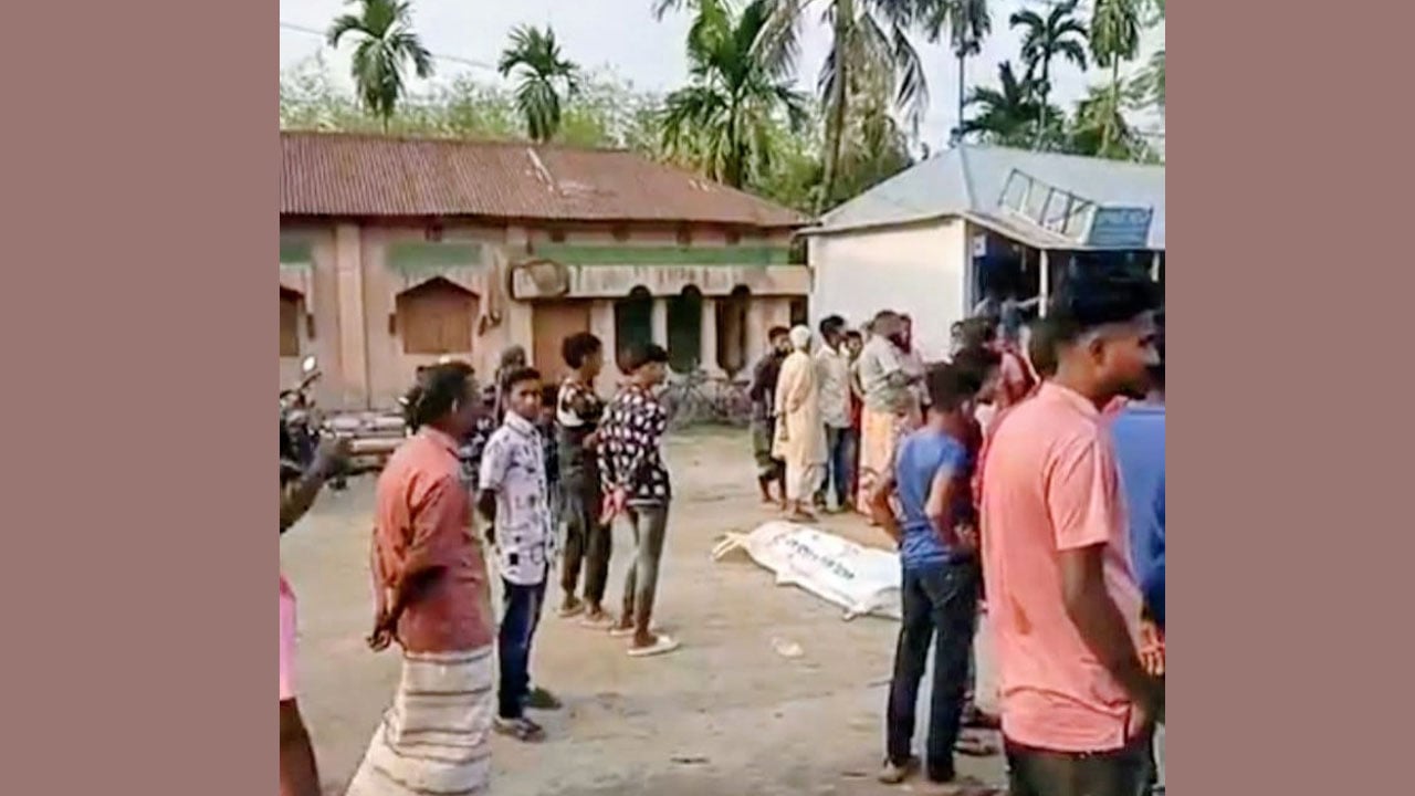 ঈদের মাংস কিনে বাড়িতে ফেলা হলো না সিদ্দিকের