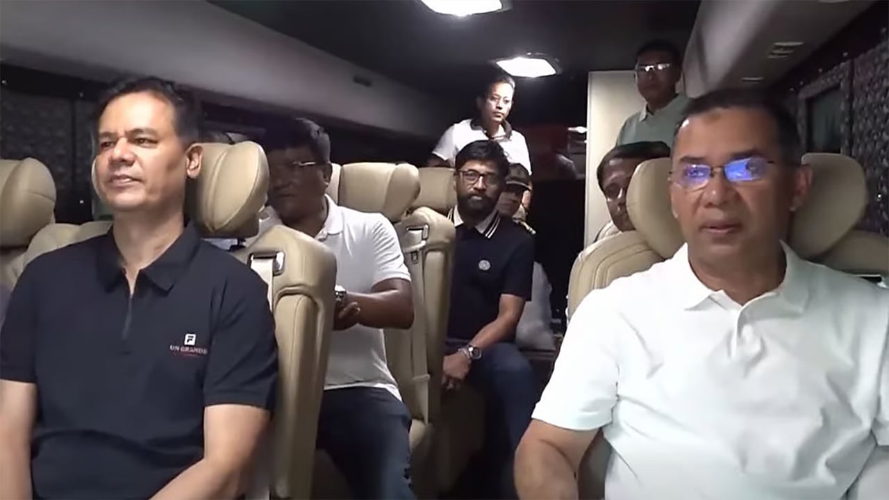 কিশোরগঞ্জের পথে প্রধানমন্ত্রী