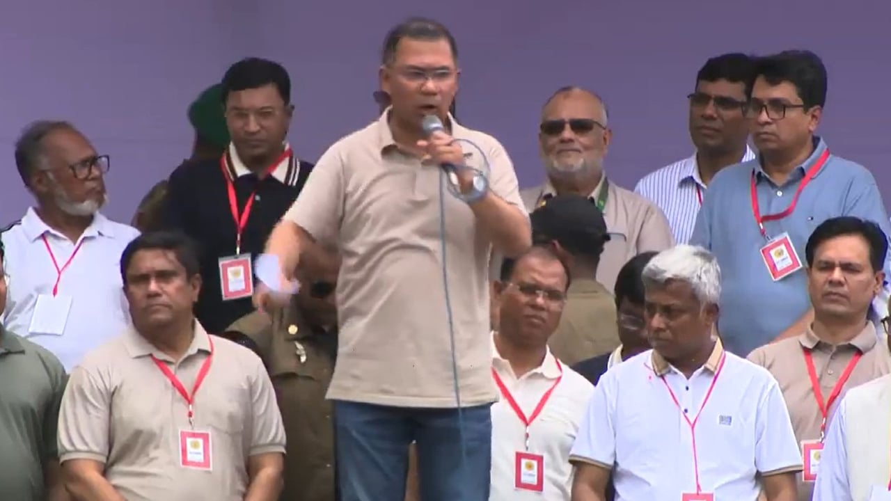 গণভোটের রায় ভিন্ন খাতে নিতে চাইছে কিছু দল