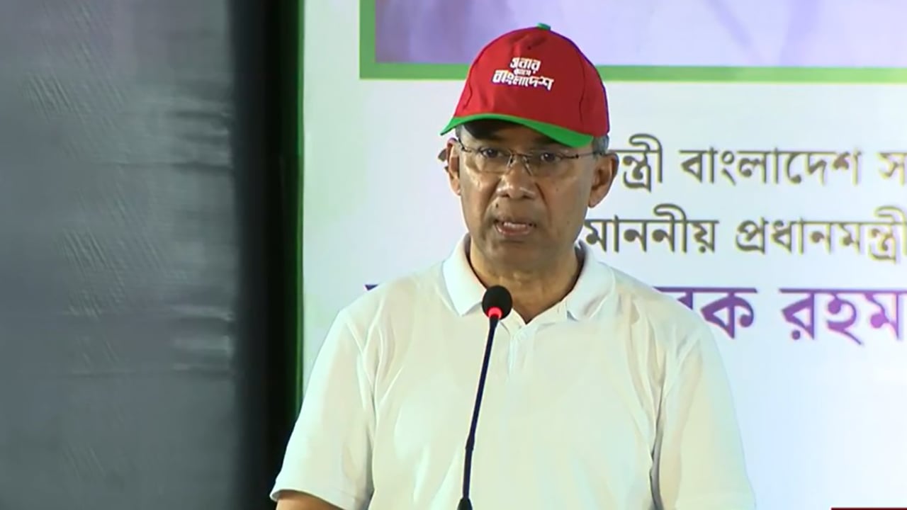 জলাবদ্ধতা থেকে রক্ষায় খাল খনন করছে সরকার