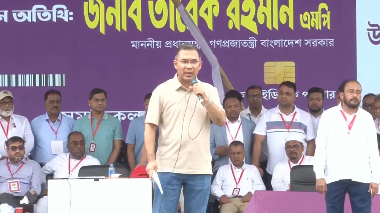 বিএনপির রাজনীতি মানুষের পাশে দাঁড়ানো ও দেশকে এগিয়ে নেওয়া