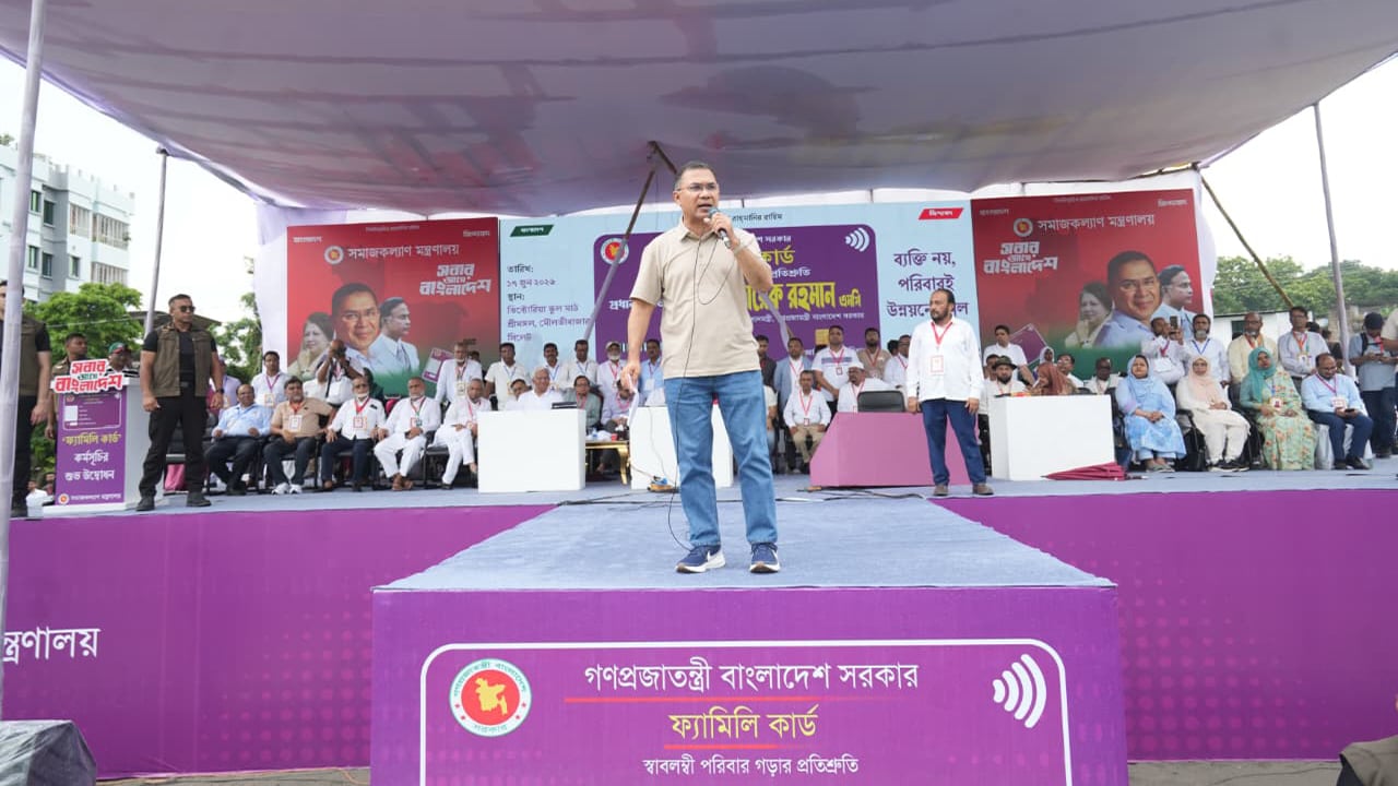 বিএনপির রাজনীতি মানুষের পাশে দাঁড়ানো ও দেশকে এগিয়ে নেওয়া
