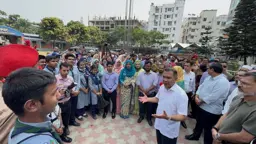 মিরপুর ক্যান্টনমেন্ট পাবলিক স্কুল ও কলেজ আকস্মিক পরিদর্শনে প্রধানমন্ত্রী 