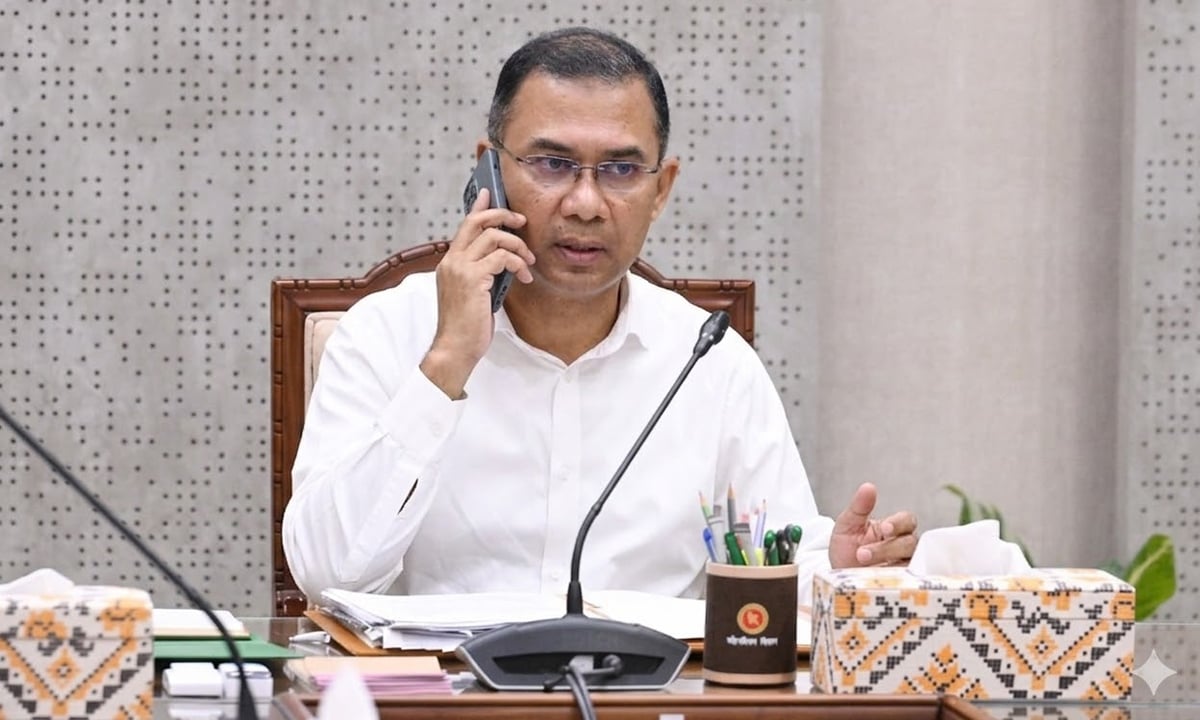 প্রধানমন্ত্রীর ফোন পেলেন ৩ সাংবাদিক, কারা তারা?