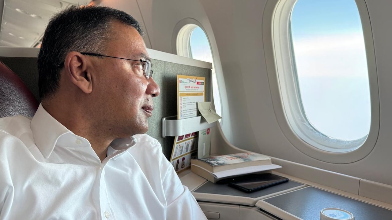 দীর্ঘ ১৭ বছর পর দেশের মাটিতে পা রাখলেন তারেক রহমান