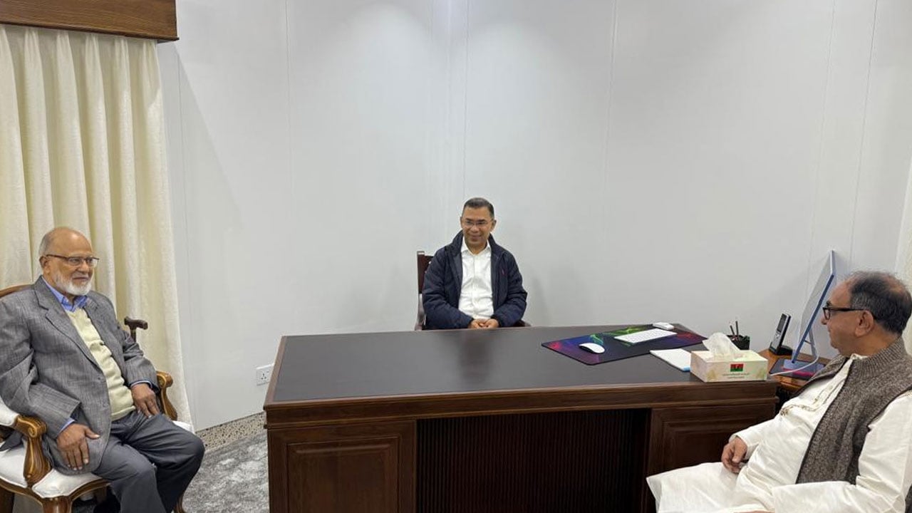 গুলশান চেয়ারপারসনের কার্যালয়ে তারেক রহমান