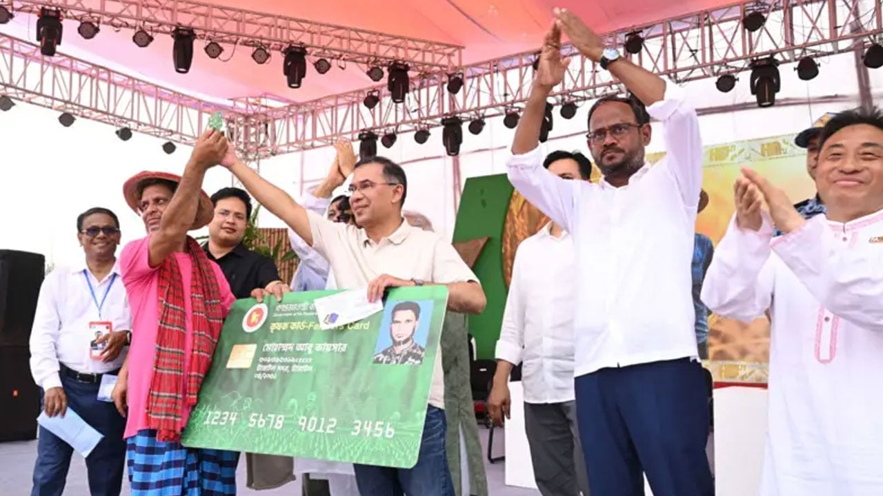 গাছে আম-জাম ধরলে পাঠাবেন: কৃষকদের প্রধানমন্ত্রী