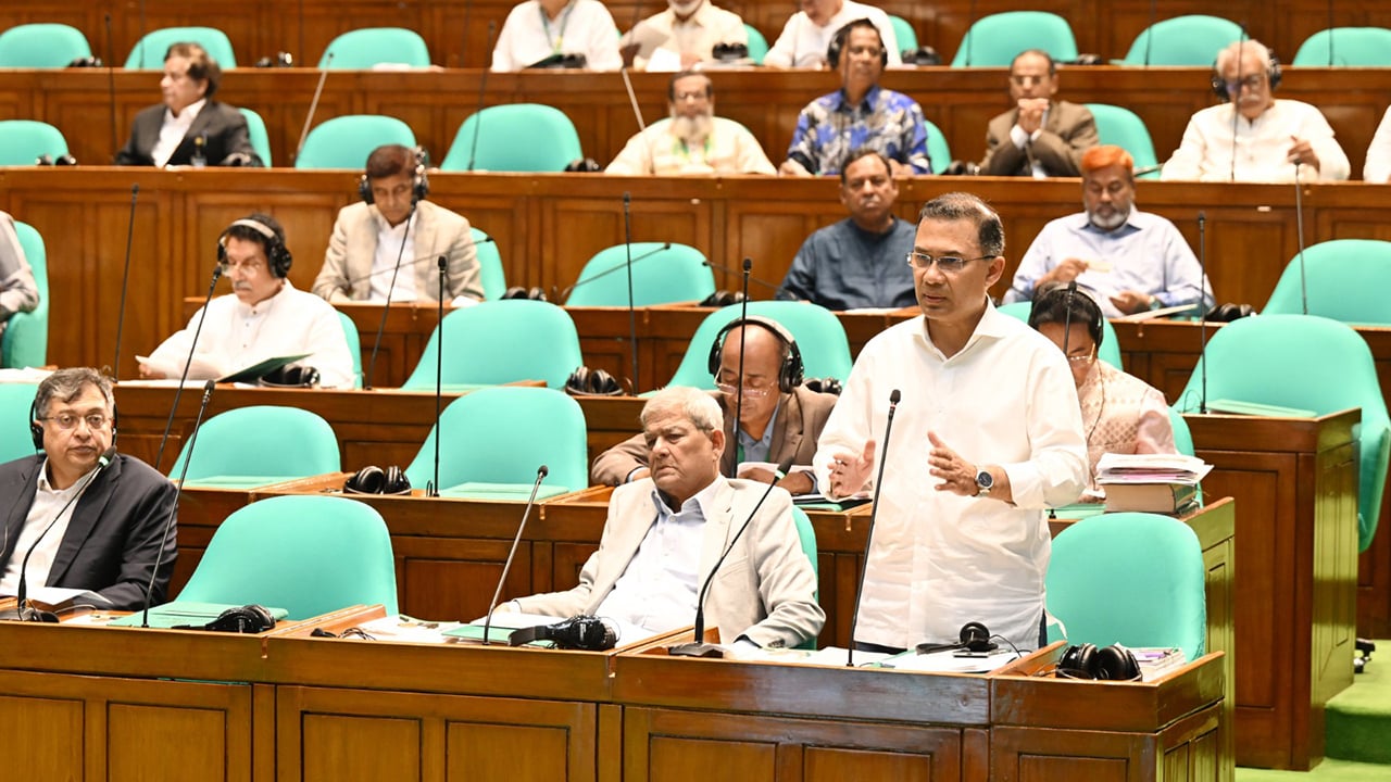 সরকারি চাকরিপ্রার্থীদের সুখবর দিলেন প্রধানমন্ত্রী