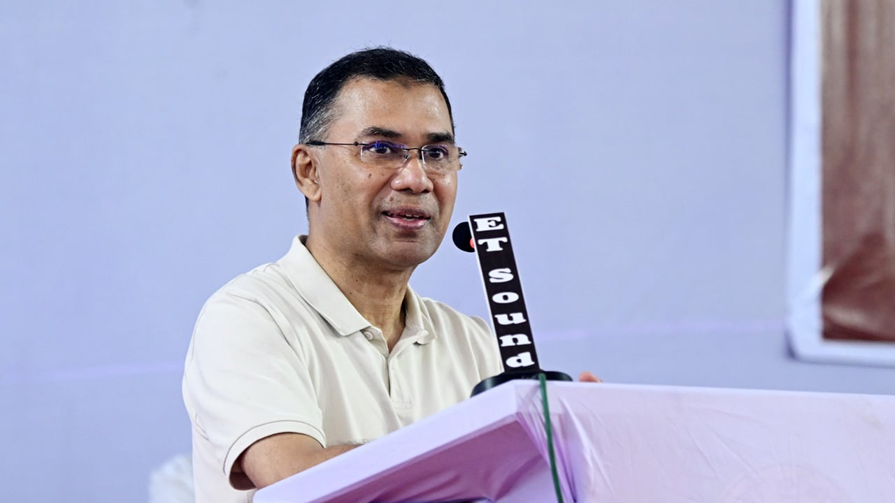 প্রত্যাশিত দেশ গড়তে সরকার রাত-দিন কাজ করবে