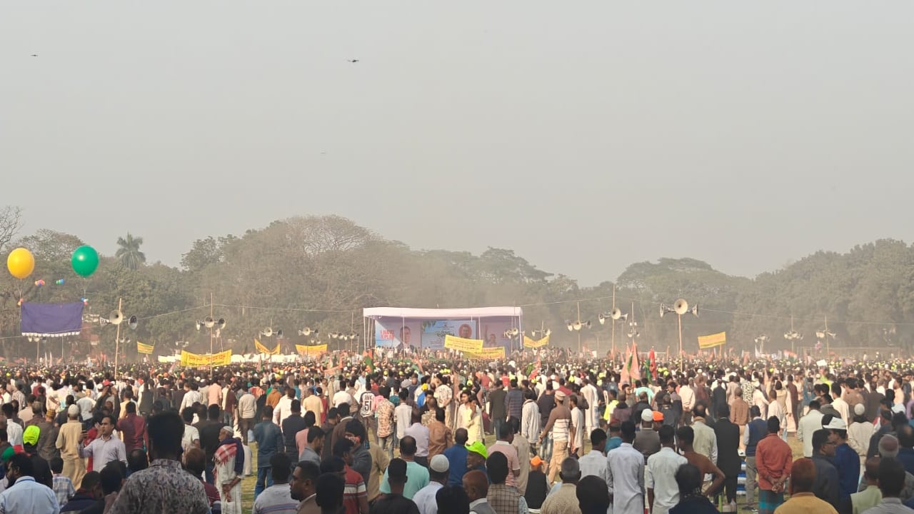 ময়মনসিংহে সমাবেশ মঞ্চে তারেক রহমান, ব্যাপক লোক সমাগম