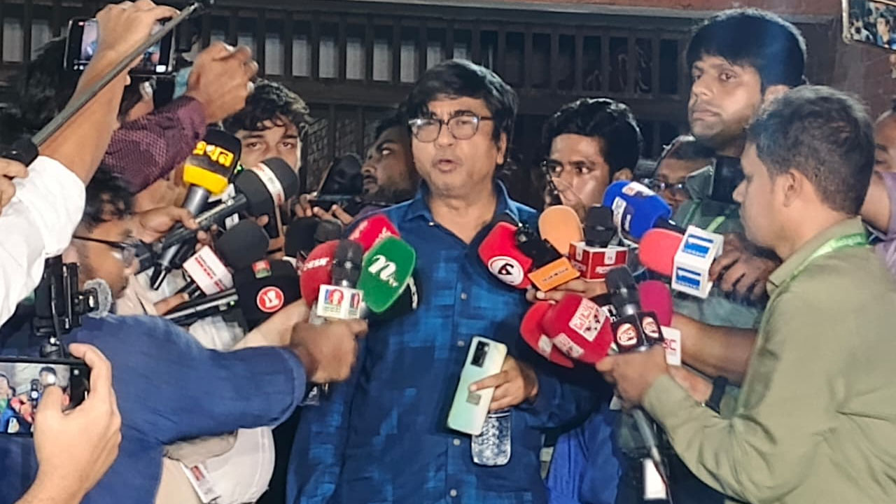 পদত্যাগ করলেন জাকসু নির্বাচন কমিশনার অধ্যাপক মাফরুহী সাত্তার