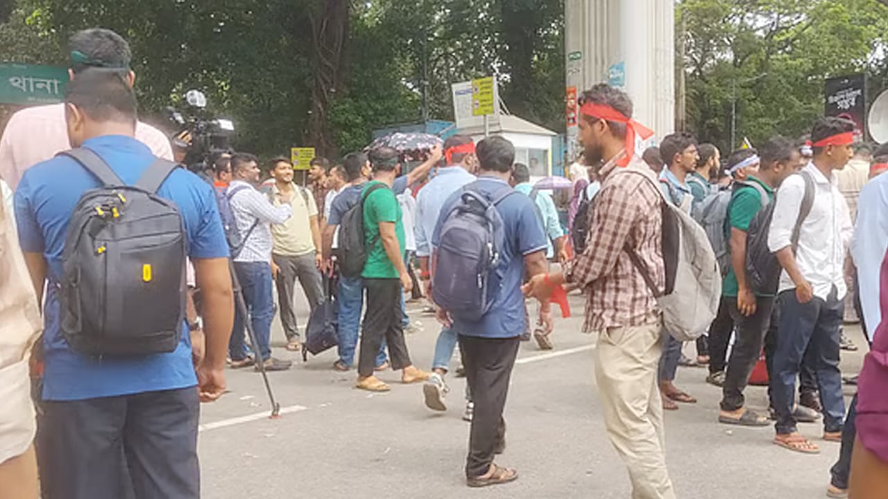 প্রাথমিকে সুপারিশপ্রাপ্ত শিক্ষকদের কর্মসূচি প্রত্যাহার