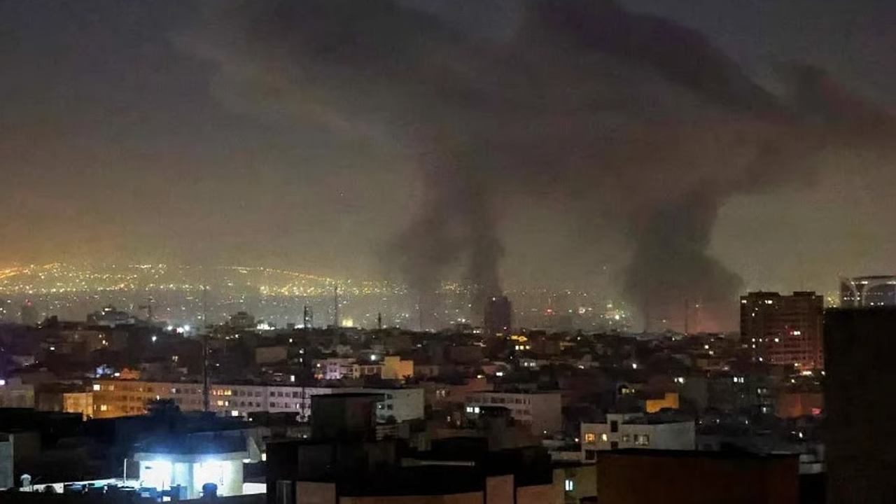 তেহরানের আবাসিক এলাকায় বিমান হামলা