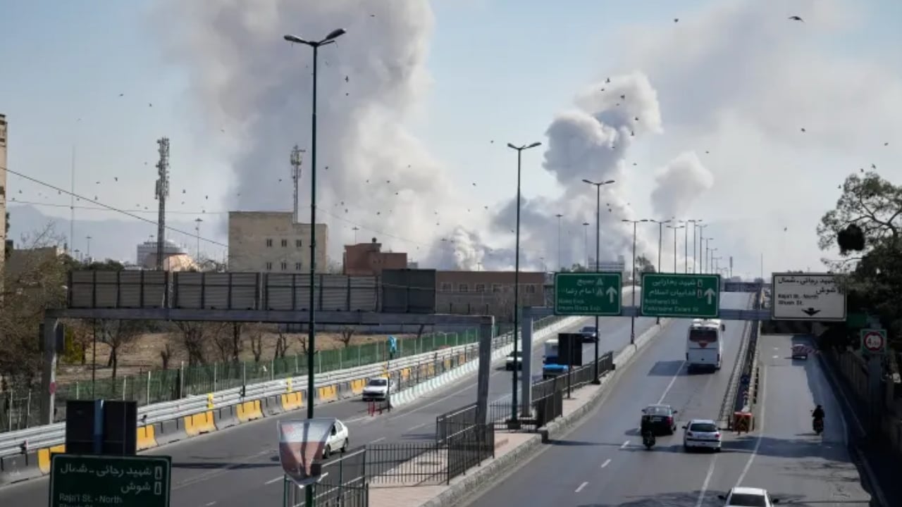 ইরানের শিরাজে যুক্তরাষ্ট্র-ইসরাইলের হামলায় নিহত ২০