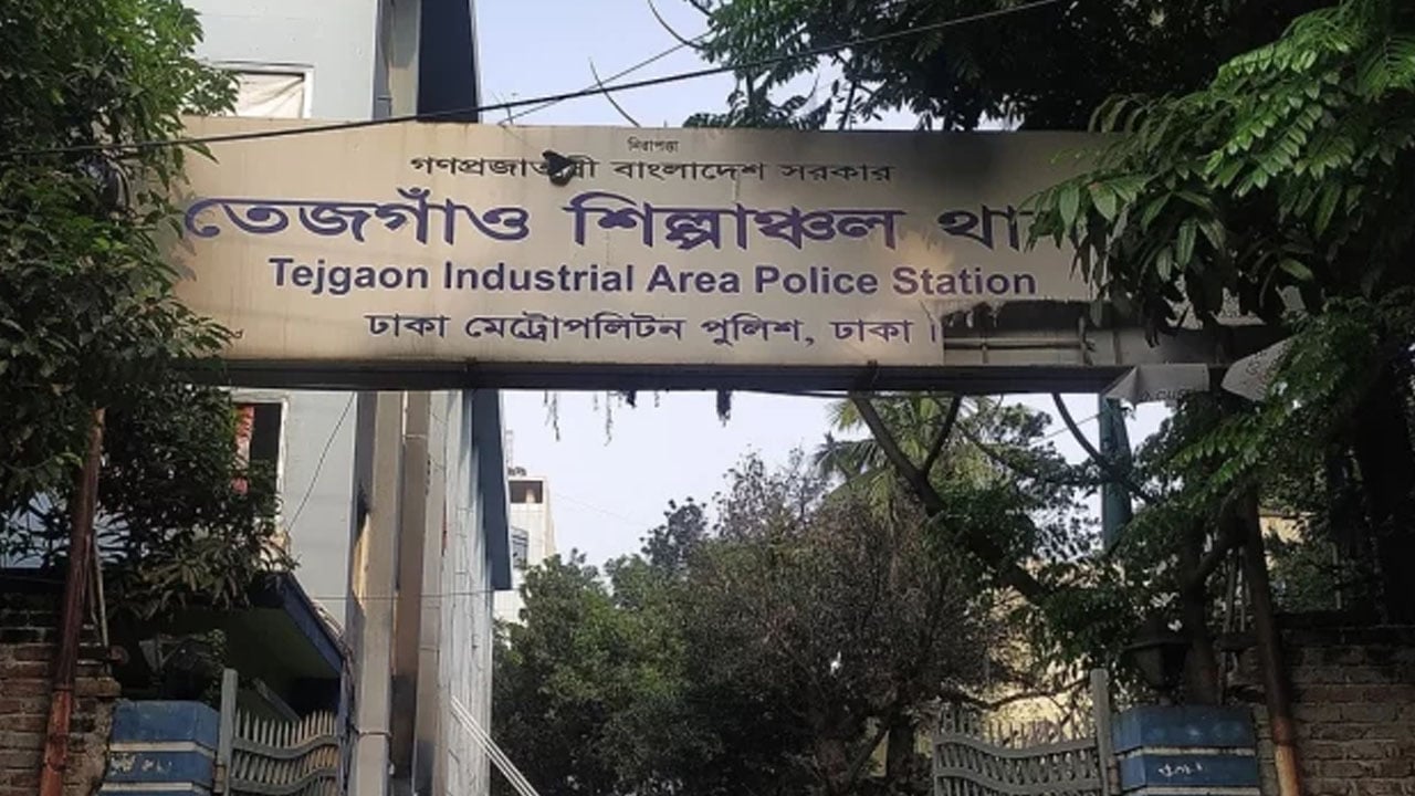 রাজধানীতে পৃথক সড়ক দুর্ঘটনায় বাবা-মেয়েসহ নিহত ৩