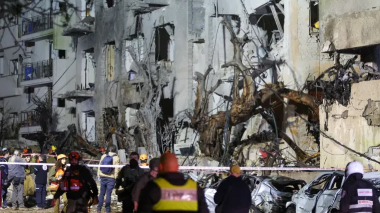 দুবাই-দোহা-তেলআবিবে দফায় দফায় বিস্ফোরণ