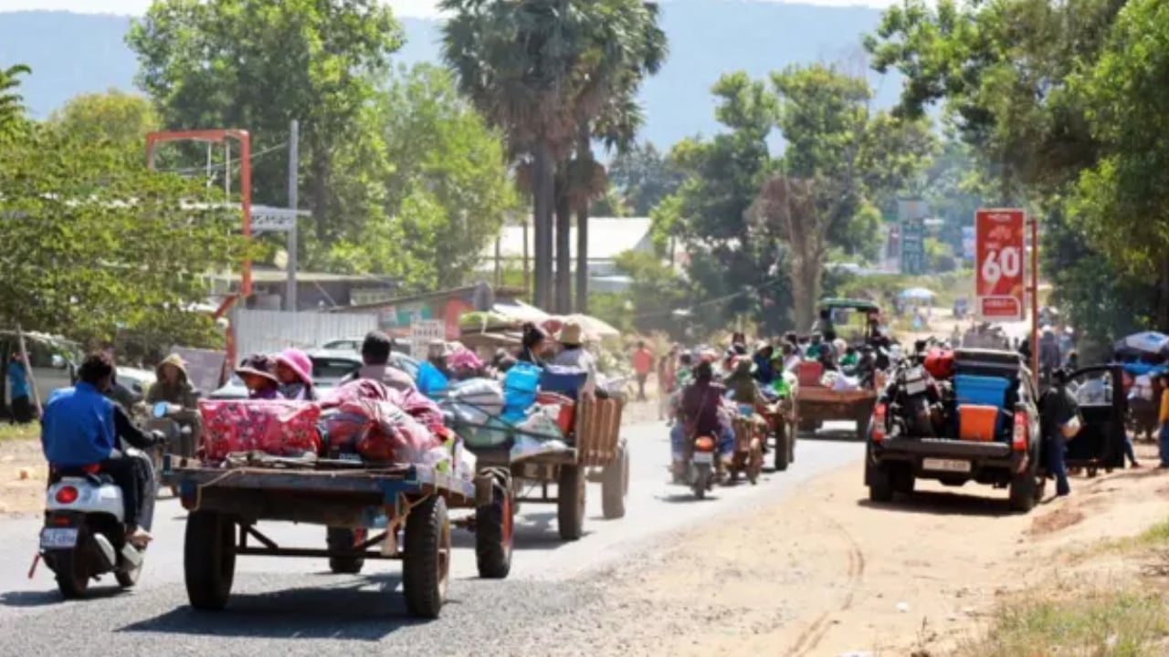 সংঘাত অব্যাহত, থাইল্যান্ডের সঙ্গে সীমান্ত বন্ধ করল কম্বোডিয়া