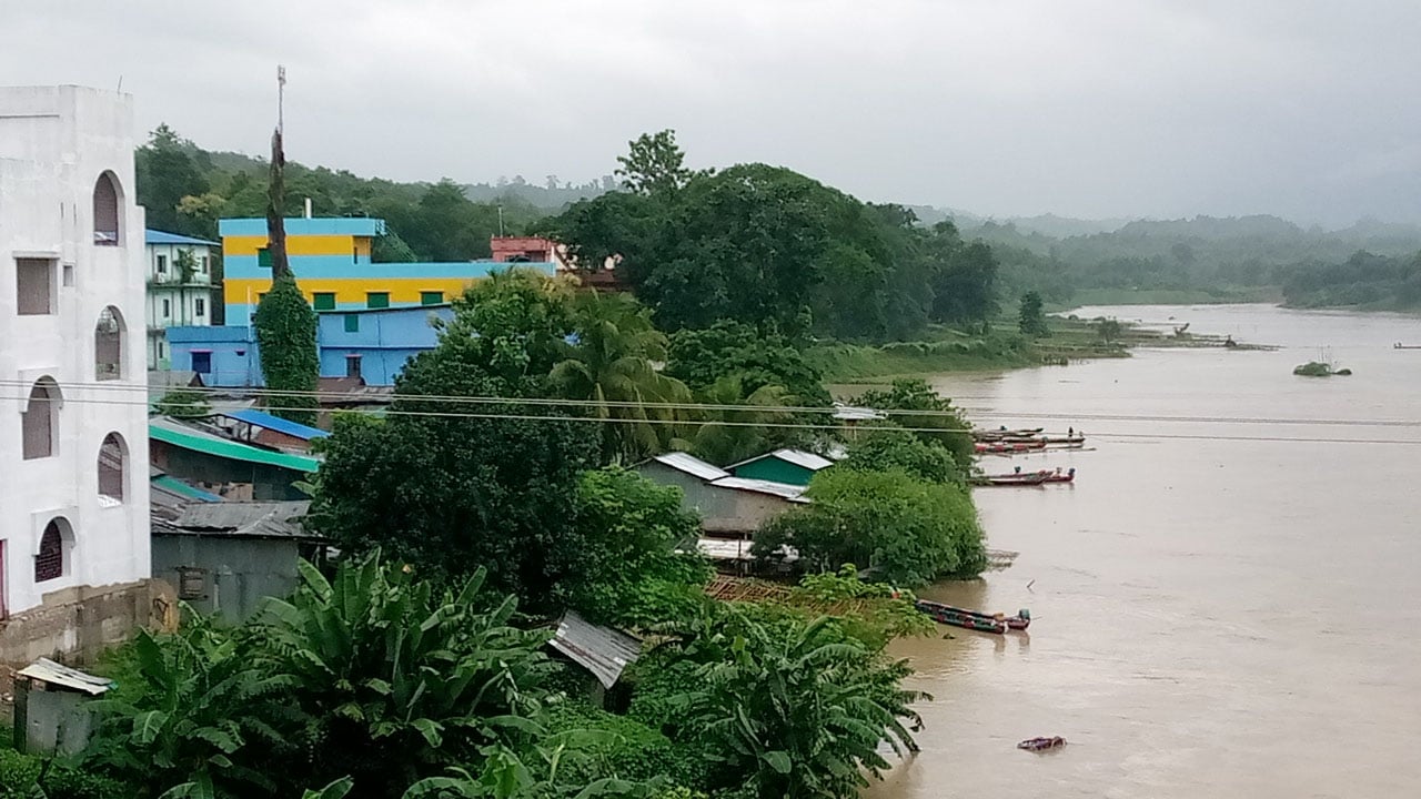 টানা বৃষ্টিতে সাঙ্গু নদীর পানি বৃদ্ধি, নিম্নাঞ্চলে জলাবদ্ধতা