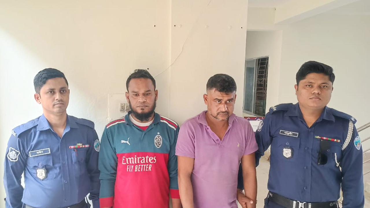 তিতাসে স্বেচ্ছাসেবক দলের নেতাসহ গ্রেপ্তার ২