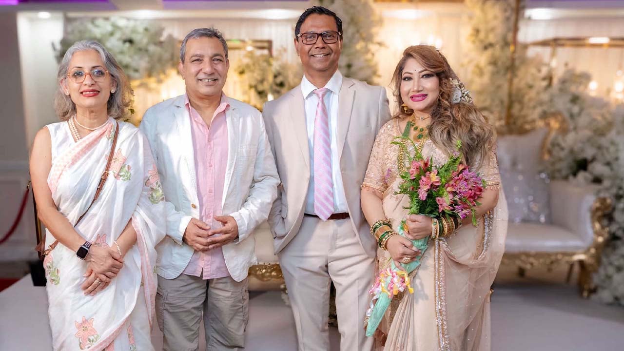 একই ফ্রেমে বিপাশা, তৌকীর, টনি ও প্রিয়া