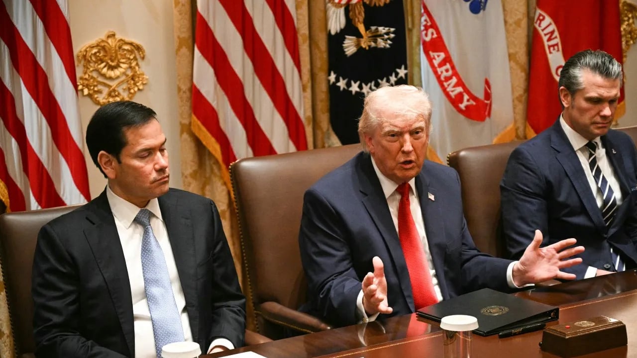 ইরান যুদ্ধের কৌশল নিয়ে বিভক্ত ট্রাম্প প্রশাসন