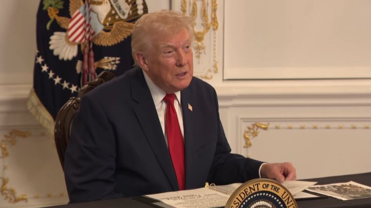 ভেনেজুয়েলায় শিগগিরই স্থল হামলা চালাবে যুক্তরাষ্ট্র: ট্রাম্প