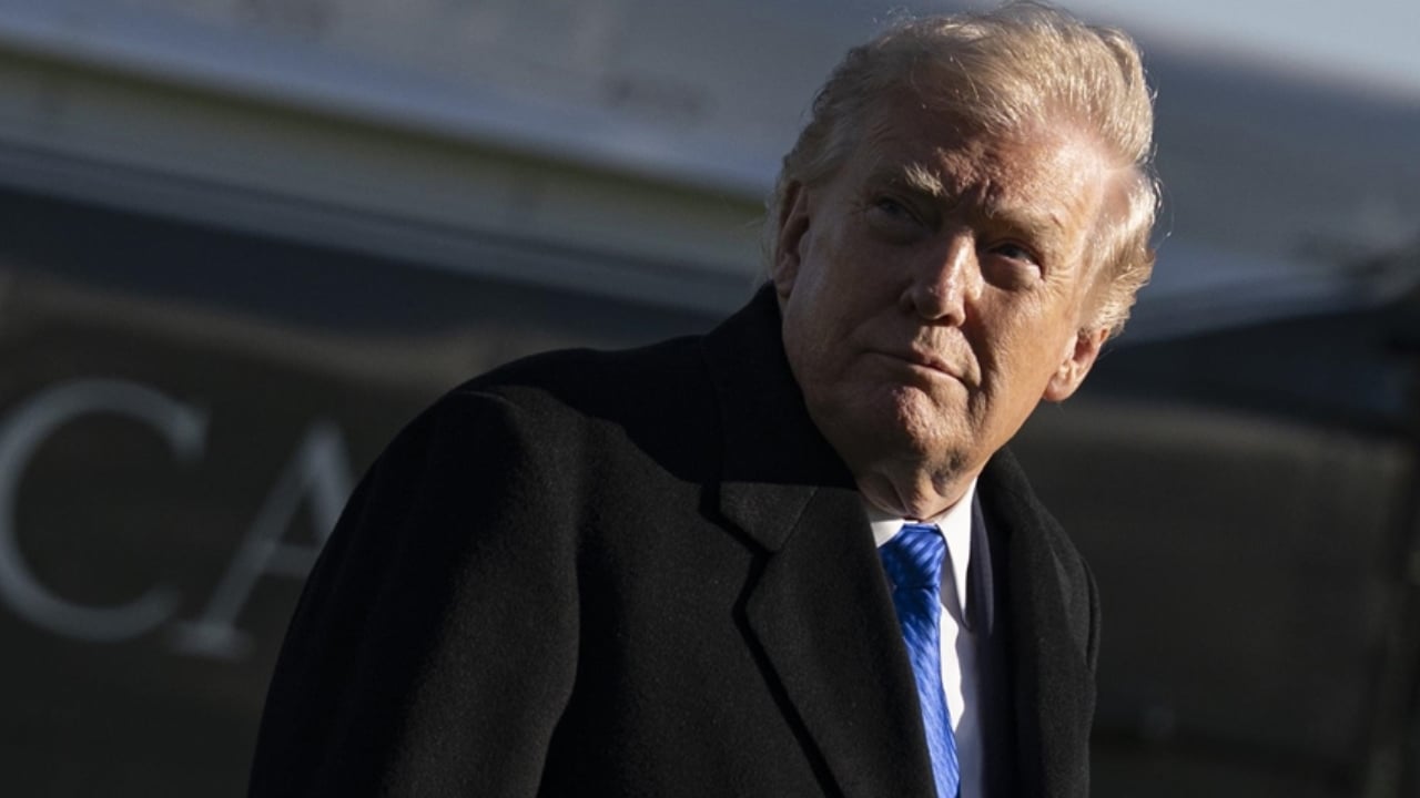 ইরানের গুরুত্বপূর্ণ অবকাঠামোতে আরো হামলার হুমকি ট্রাম্পের