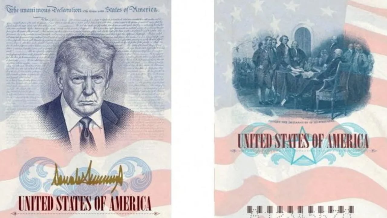 যুক্তরাষ্ট্রের পাসপোর্টে নিজের ছবি সংযুক্ত করছেন ট্রাম্প