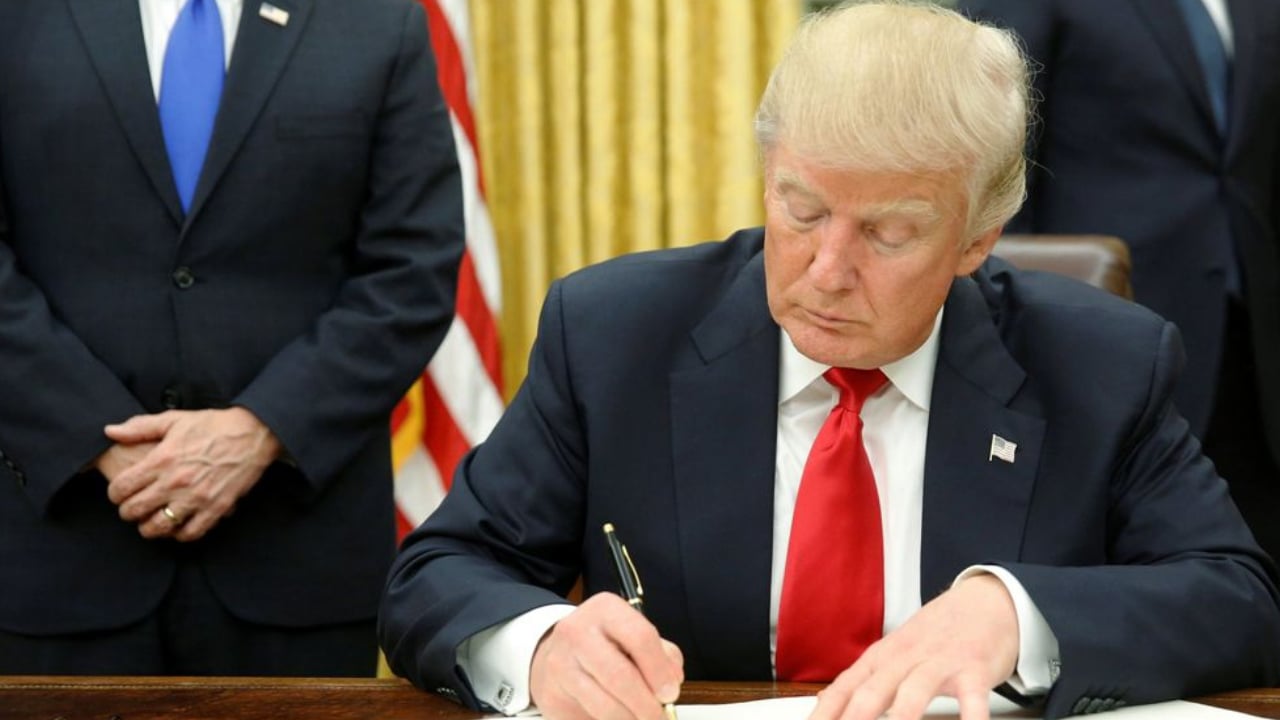 ভারতের ওপর থেকে ২৫ শতাংশ শুল্ক প্রত্যাহার করলেন ট্রাম্প