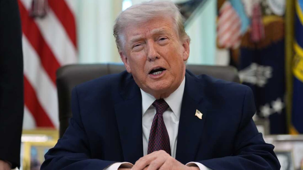 আর্থিকভাবে ভেঙে পড়েছে ইরান: ট্রাম্প