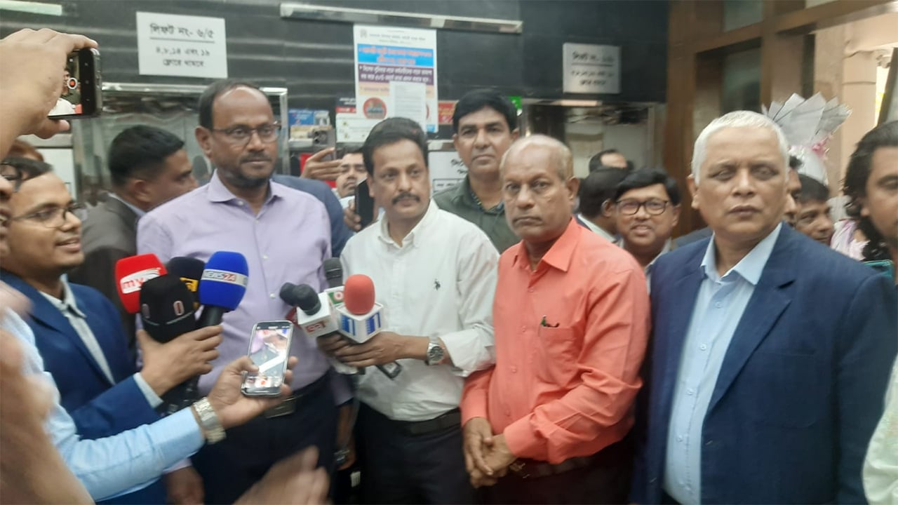 কৃষক কার্ড নিয়ে কাজ শুরু করব: টুকু